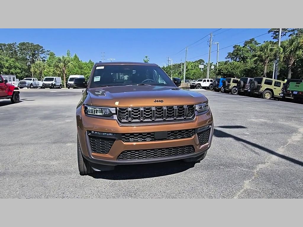 New 2026 Jeep Grand Cherokee Limited w/ Limited Altitude Package AWD/4WD image 37