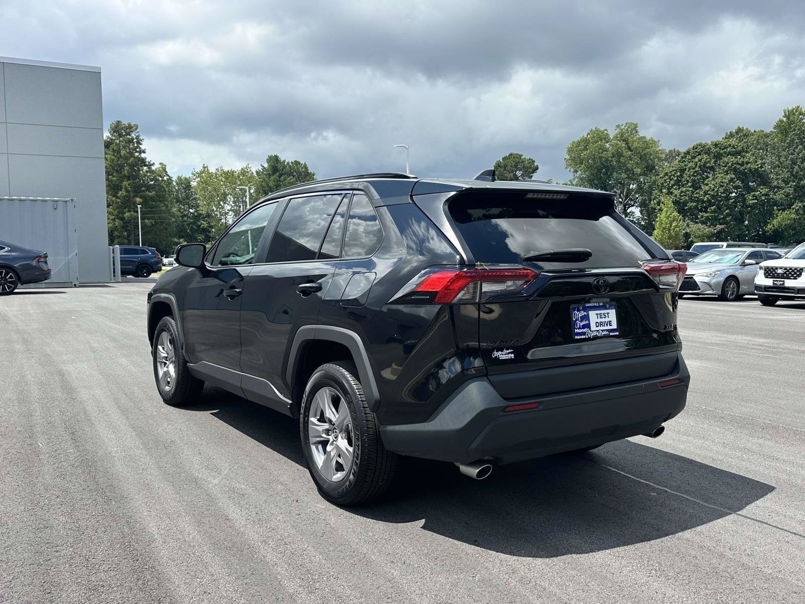 Used 2025 Toyota RAV4 XLE FWD image 23