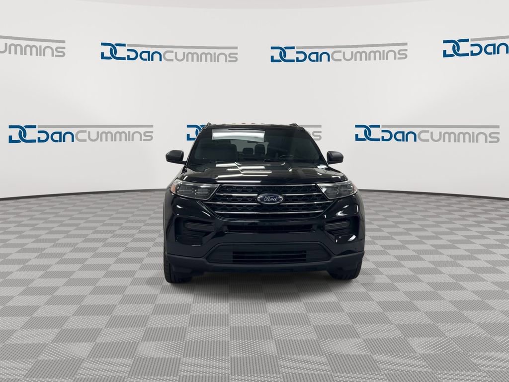 Used 2020 Ford Explorer XLT w/ Comfort Package image 3