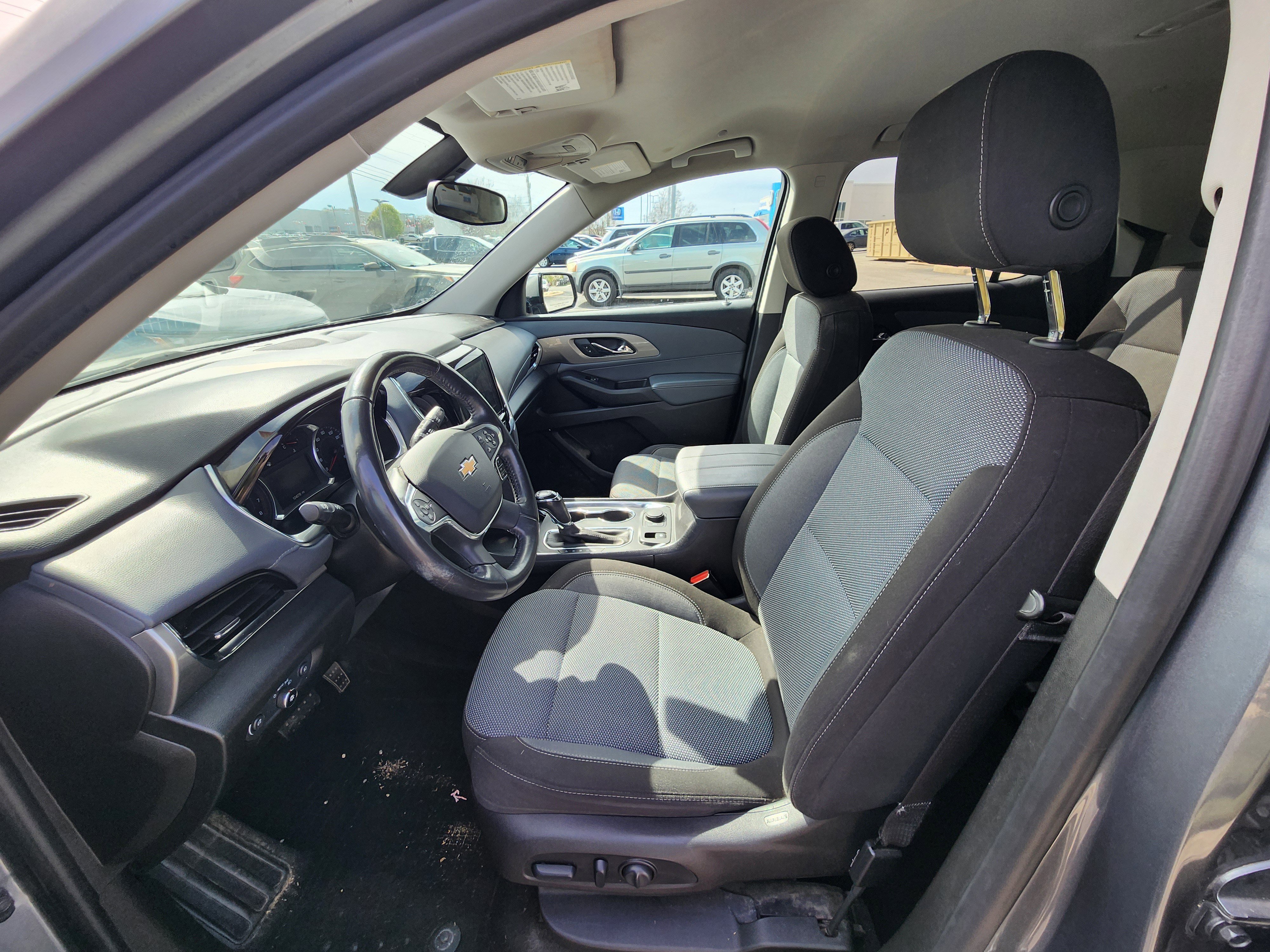 Used 2018 Chevrolet Traverse LT image 11