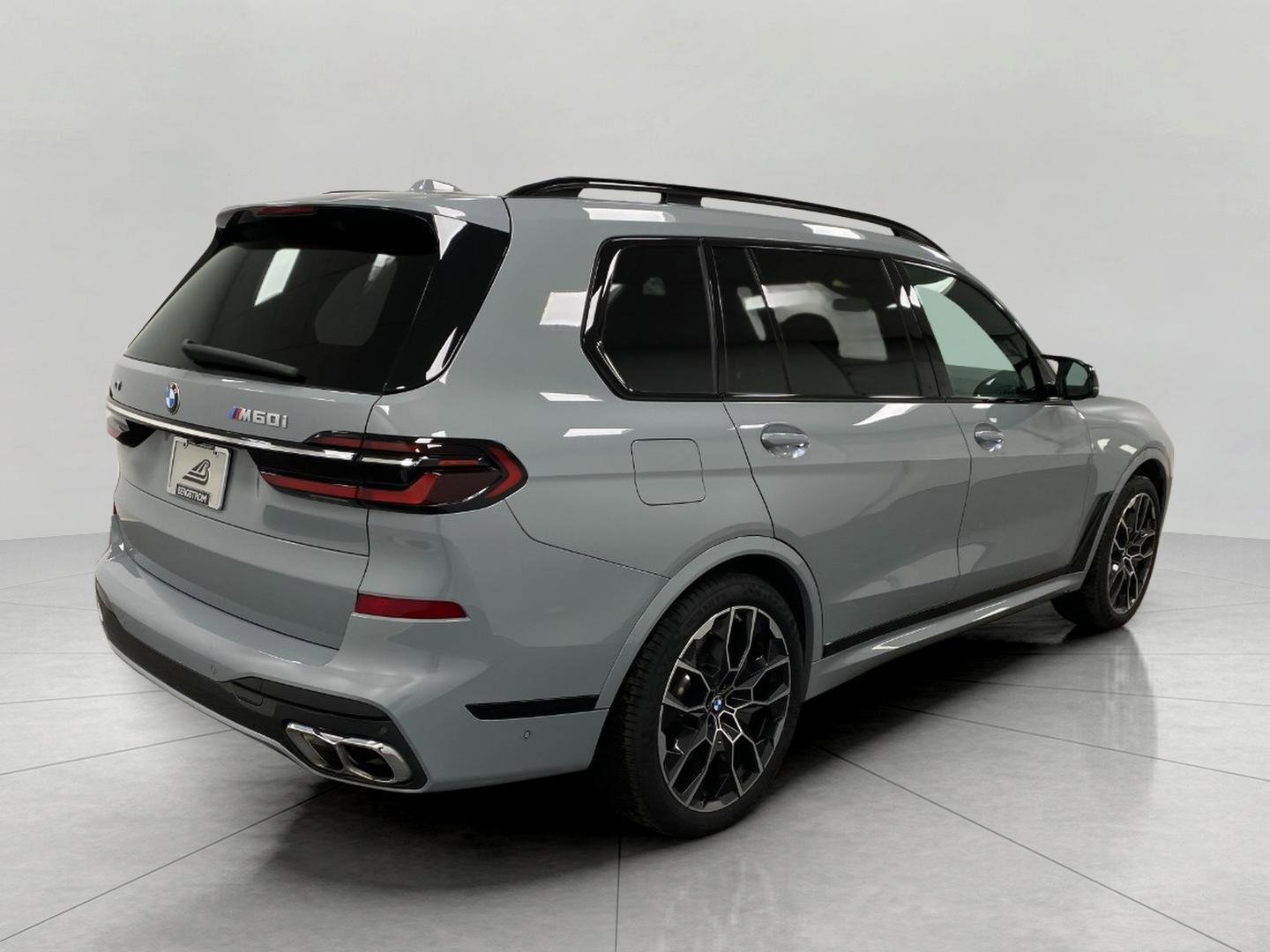 Certified 2025 BMW X7 M60i w/ Climate Comfort Package image 3