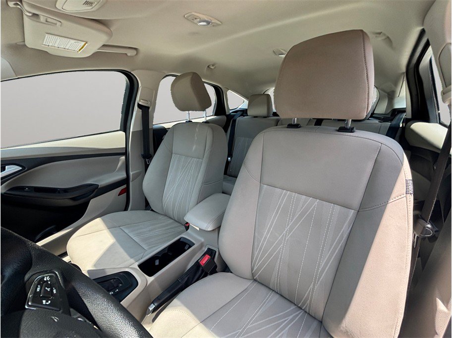 Used 2017 Ford Focus SE FWD image 14
