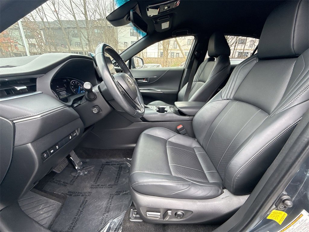 Used 2021 Toyota Venza XLE image 13