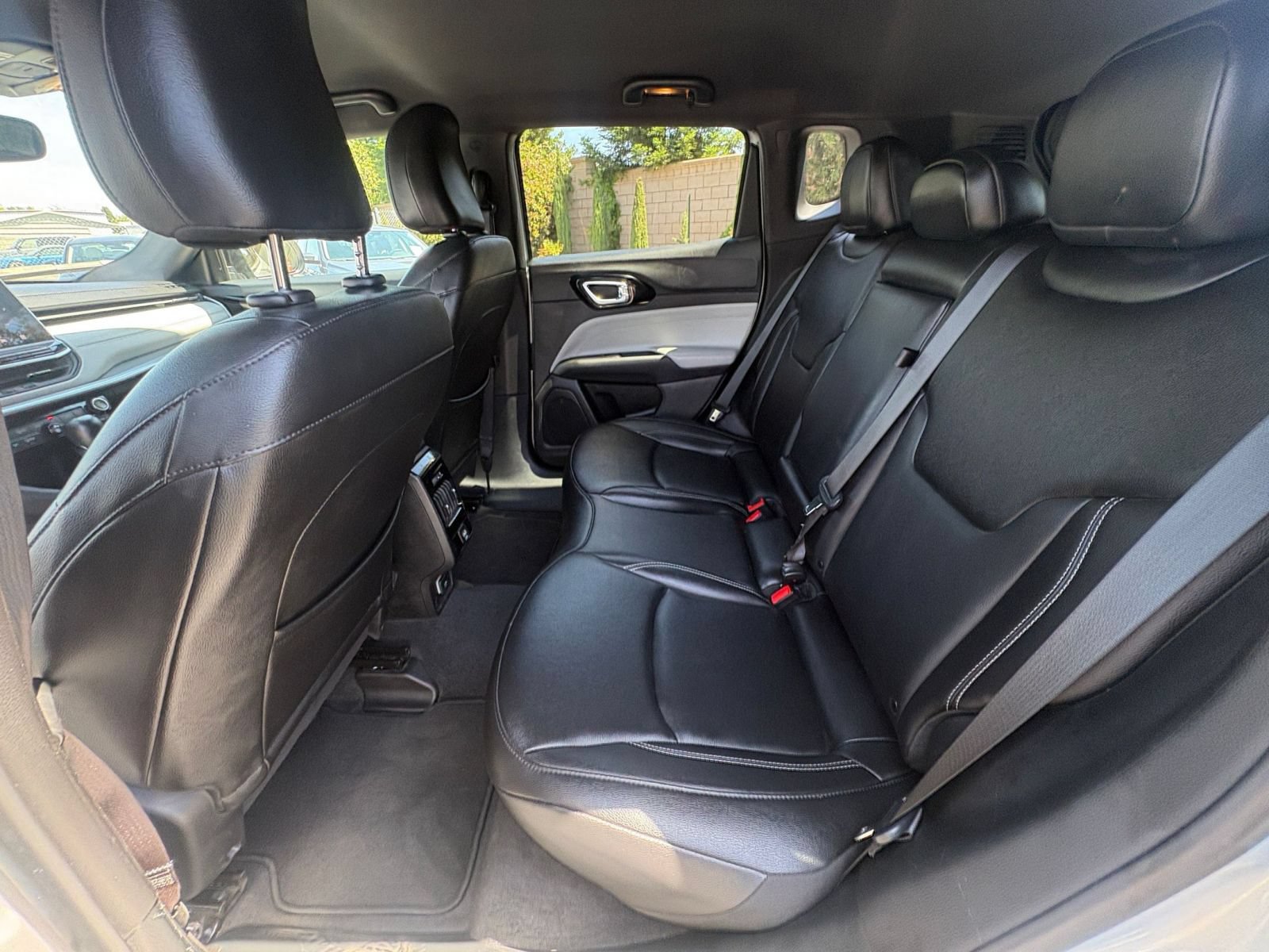 Used 2025 Jeep Compass Limited AWD/4WD image 27