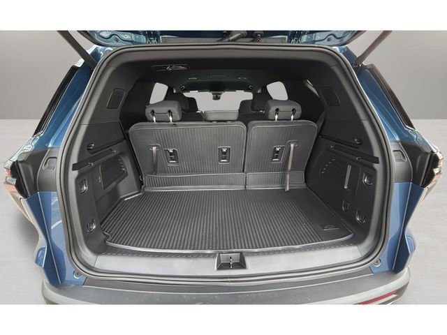 Used 2026 Chevrolet Traverse LT w/ Driver Confidence Package image 31