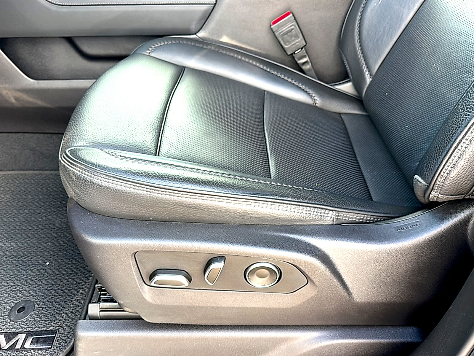 Used 2024 GMC Sierra 1500 Denali w/ Denali Reserve Package AWD/4WD image 15