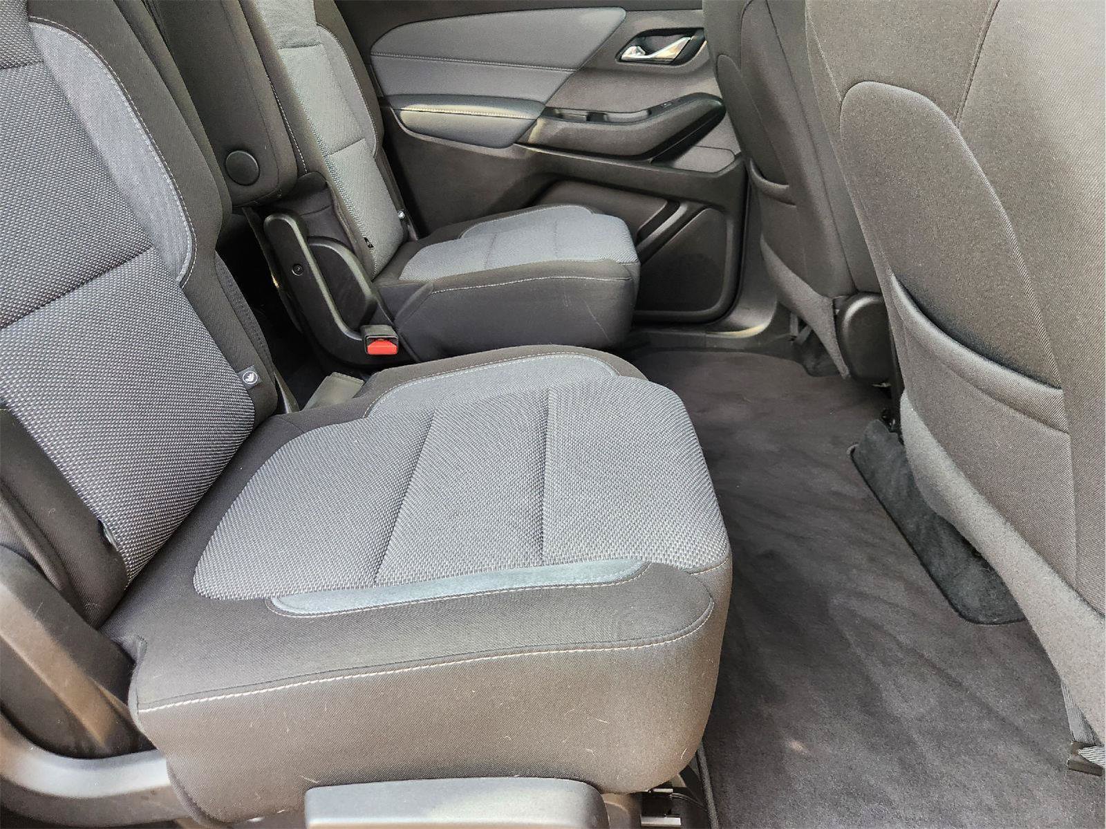 Certified 2021 Chevrolet Traverse LT FWD image 31