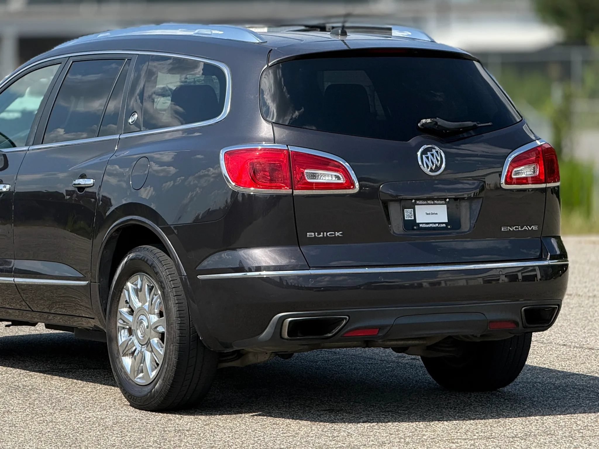 Used 2014 Buick Enclave Premium FWD image 16