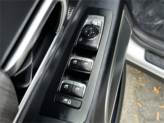 Used 2023 Kia Telluride EX w/ EX Captain's Chair Package image 19