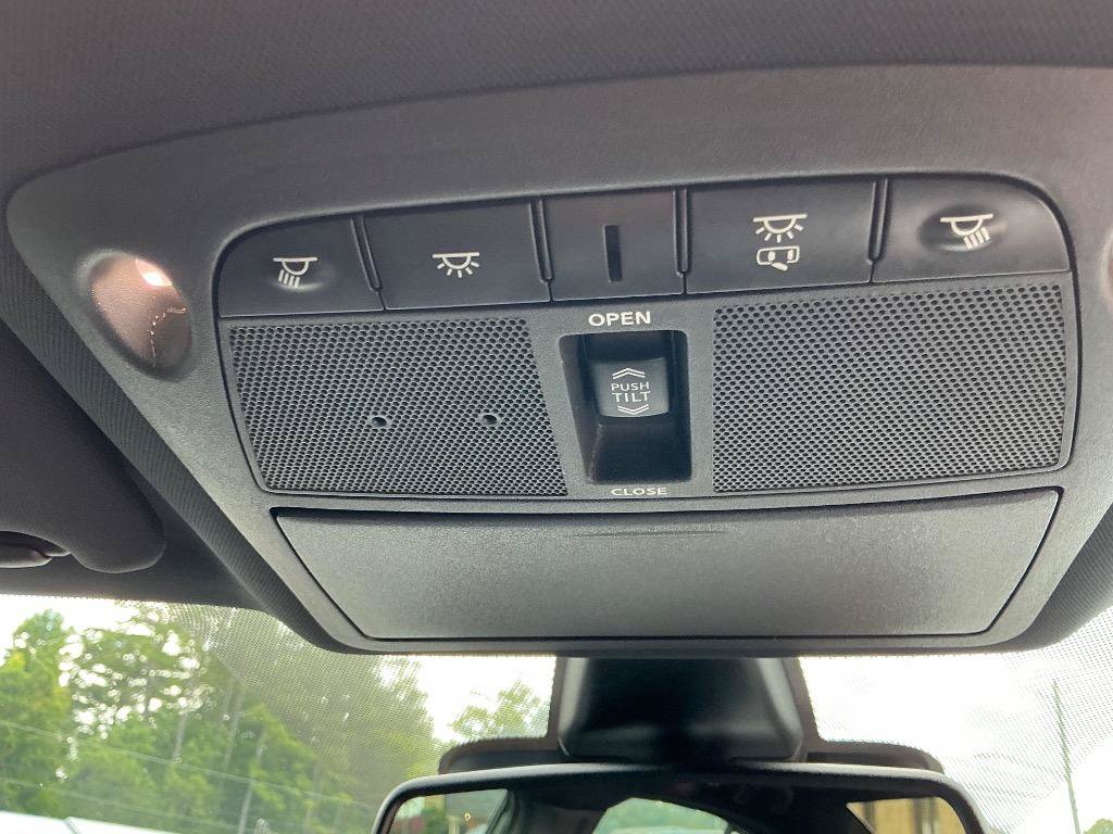 Used 2020 Nissan Maxima SR w/ Sport Mat Group FWD image 18
