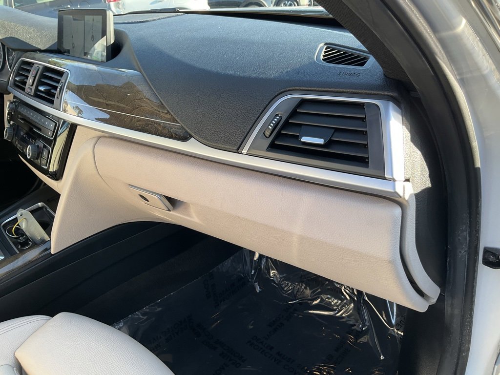 Used 2017 BMW 330e image 61