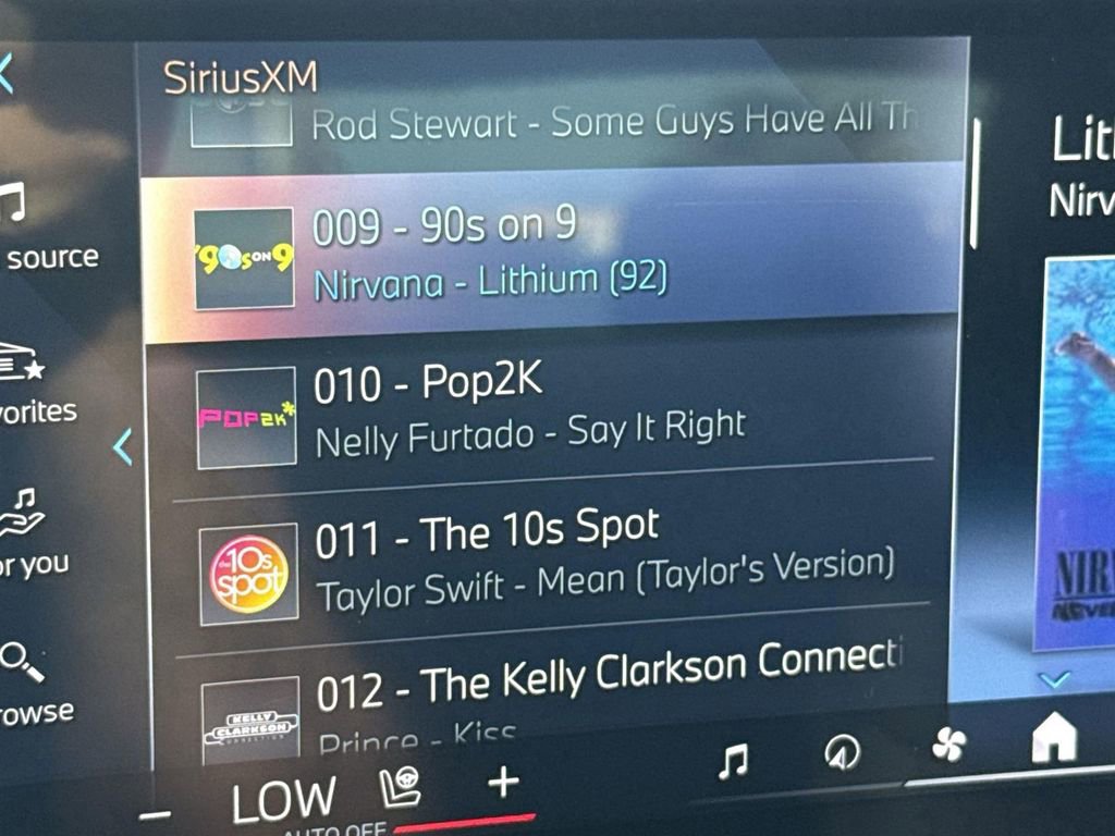 Used 2025 BMW 530i xDrive w/ Premium Package image 12