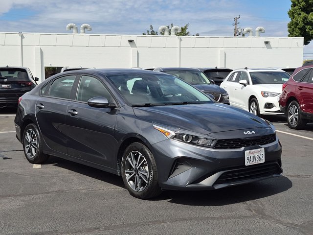 Used 2022 Kia Forte LXS FWD image 3