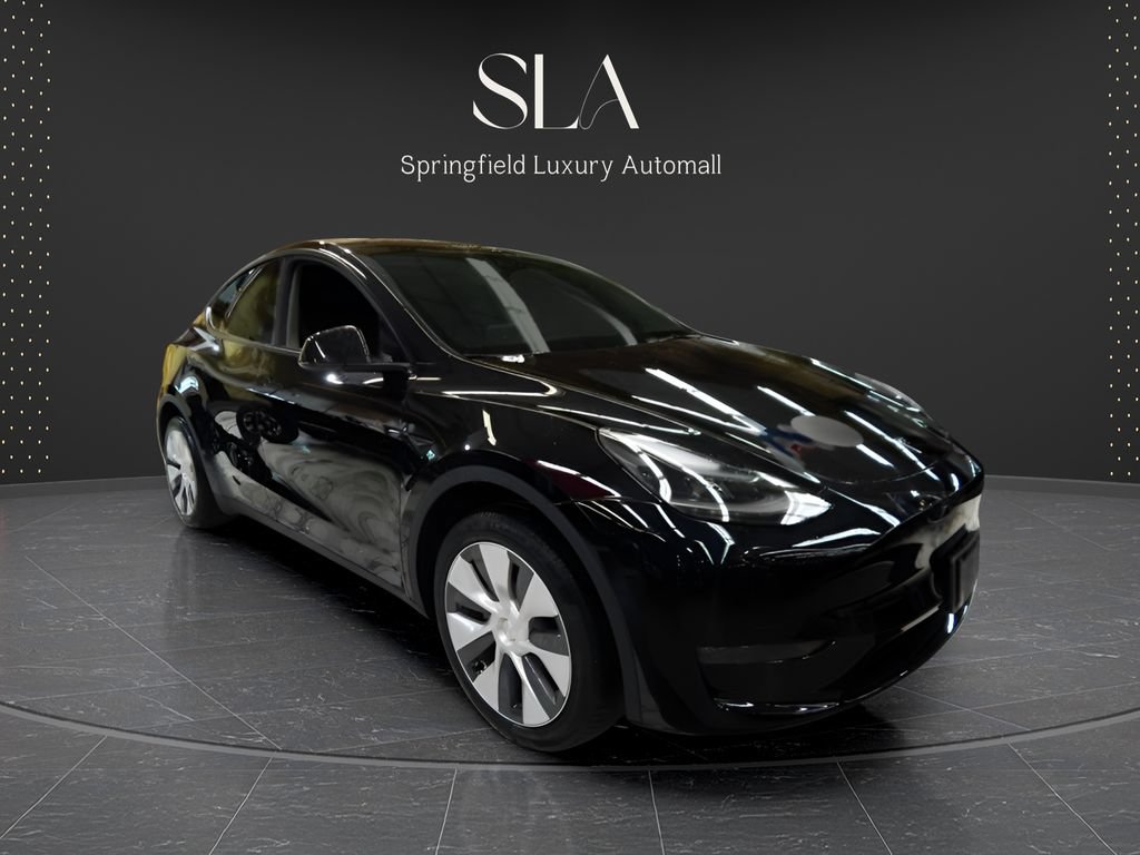 Used 2024 Tesla Model Y Long Range AWD/4WD image 1