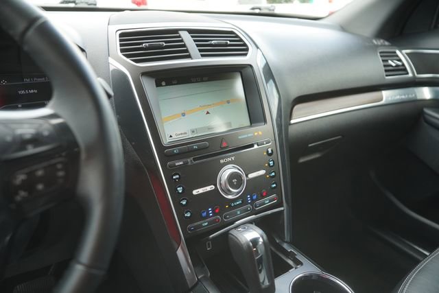 Used 2017 Ford Explorer Limited image 28