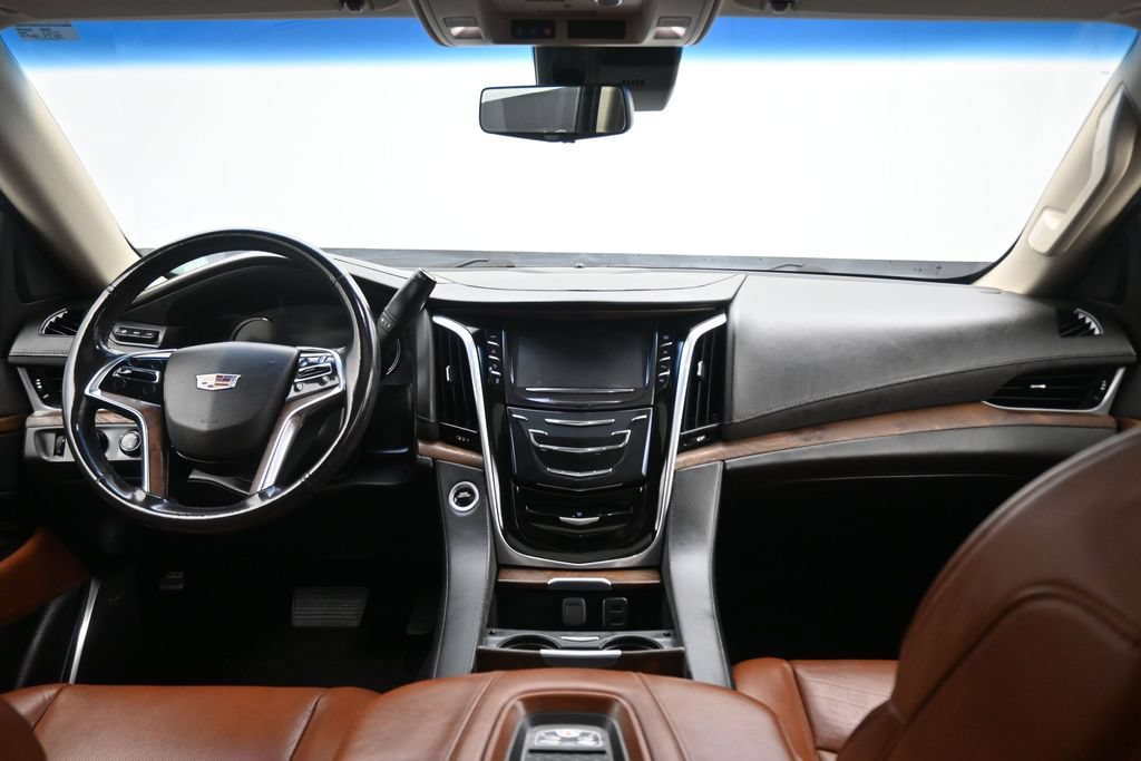 Used 2019 Cadillac Escalade ESV Luxury AWD/4WD image 48