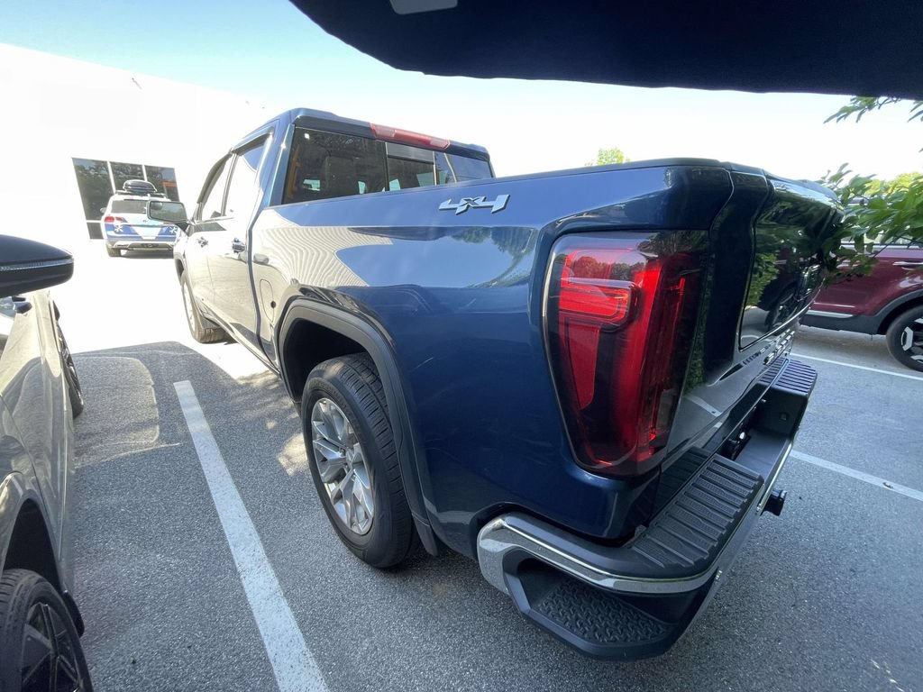 Used 2019 GMC Sierra 1500 SLT w/ SLT Premium Plus Package AWD/4WD image 8
