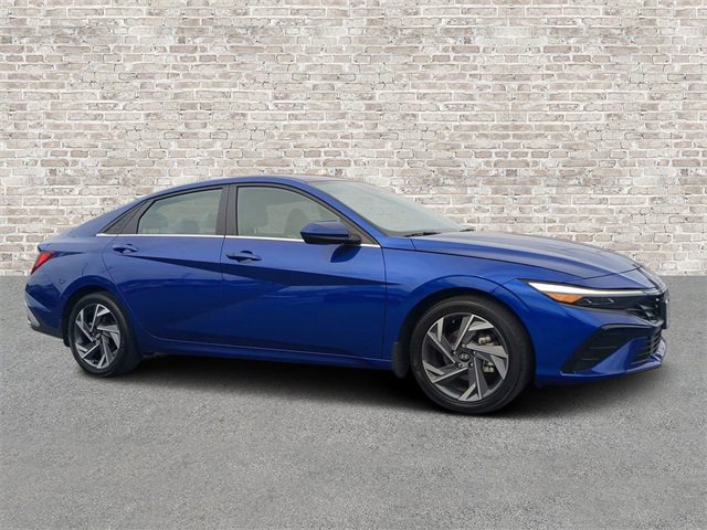 Used 2024 Hyundai Elantra SEL w/ Convenience Package