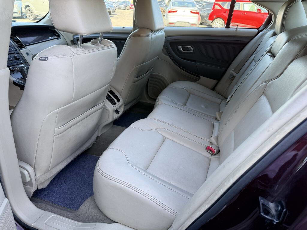 Used 2011 Ford Taurus SEL w/ 201A Rapid Spec Order Code FWD image 5