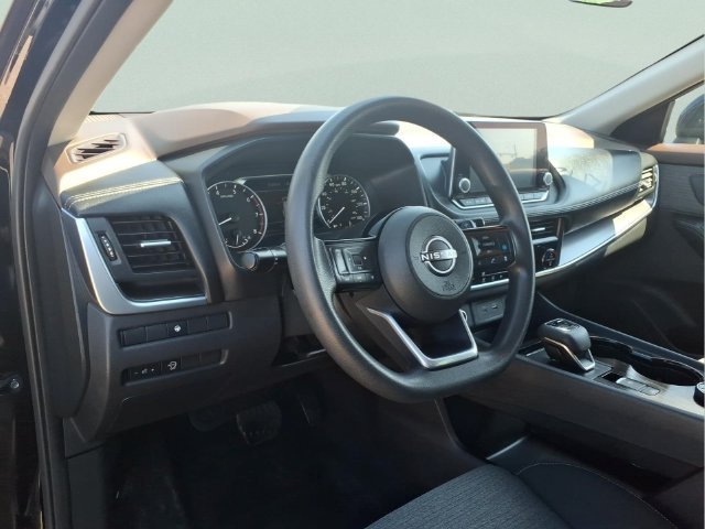 Used 2023 Nissan Rogue SV AWD/4WD image 13