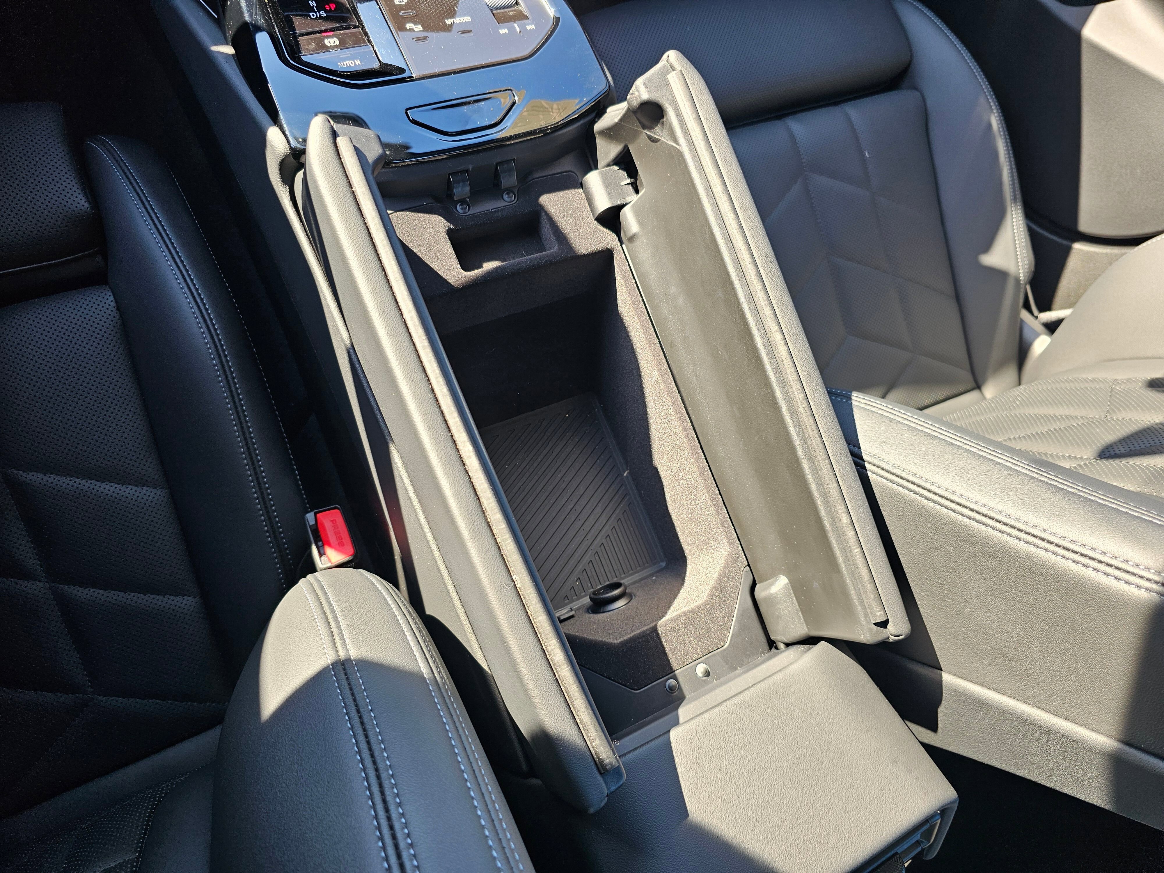 Certified 2025 BMW 530i xDrive w/ Premium Package image 25