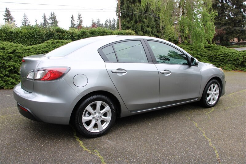 Used 2010 MAZDA MAZDA3 i Touring FWD image 3