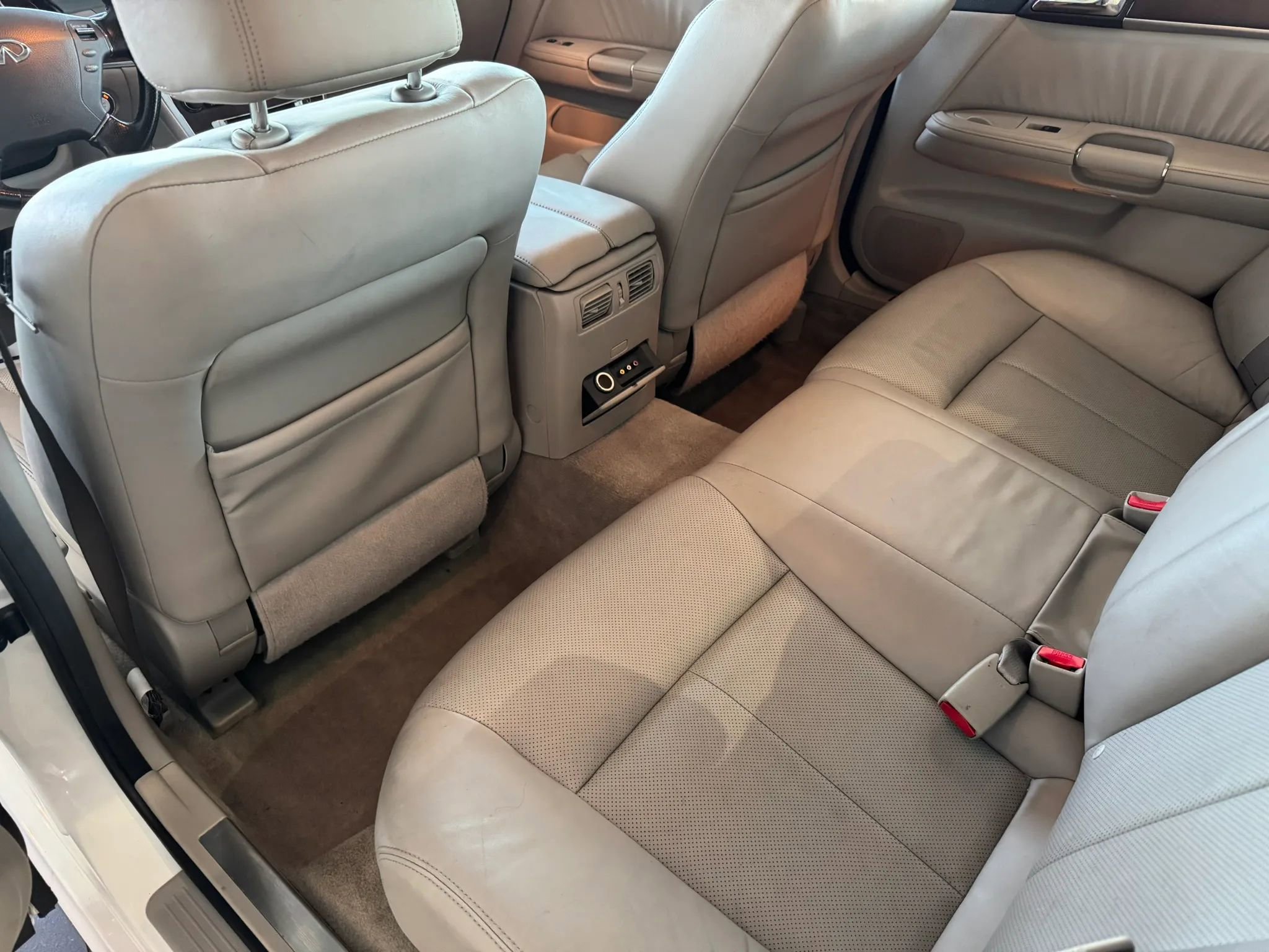 Used 2008 INFINITI M35 M35x Sedan 4D w/ Technology Pkg image 12
