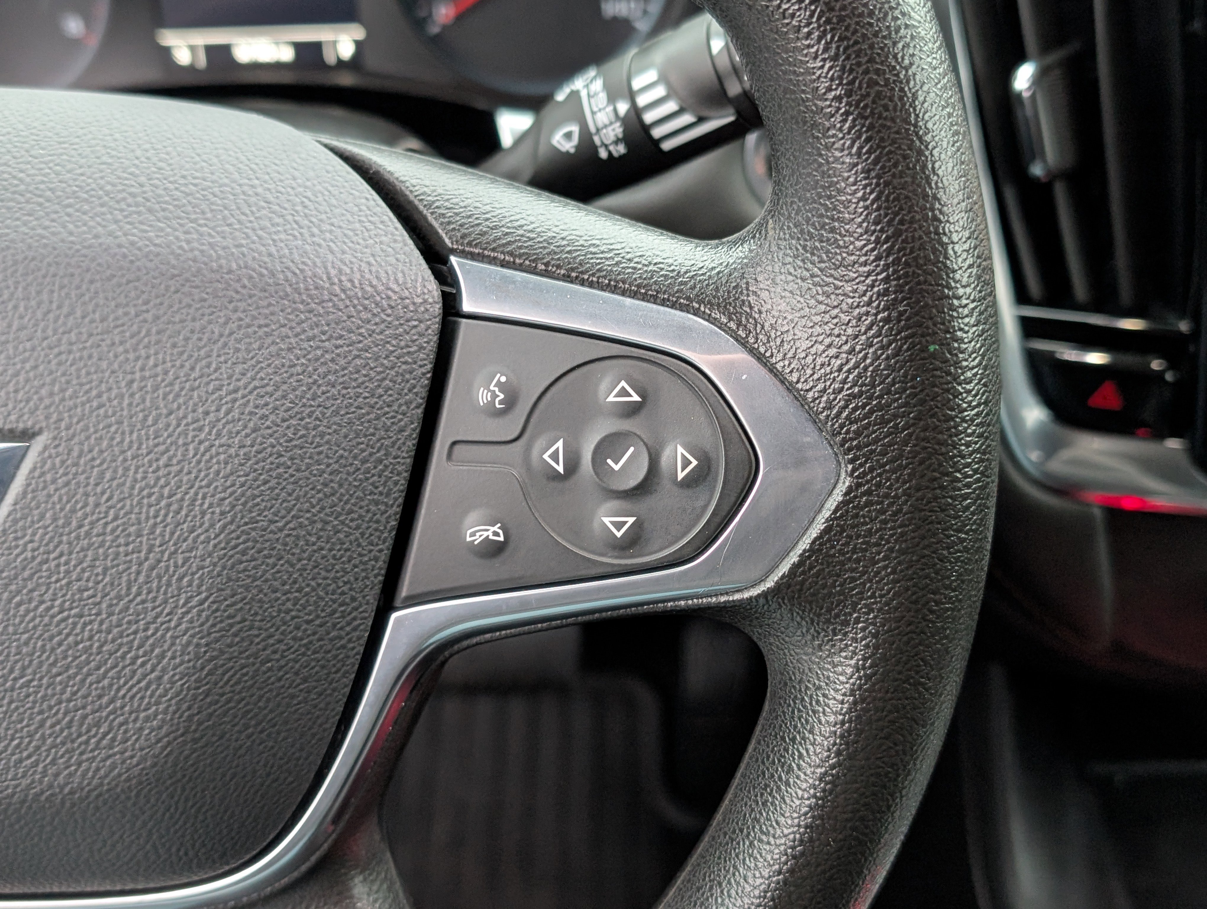 Used 2020 Chevrolet Traverse LS w/ LPO, Blackout Package image 22