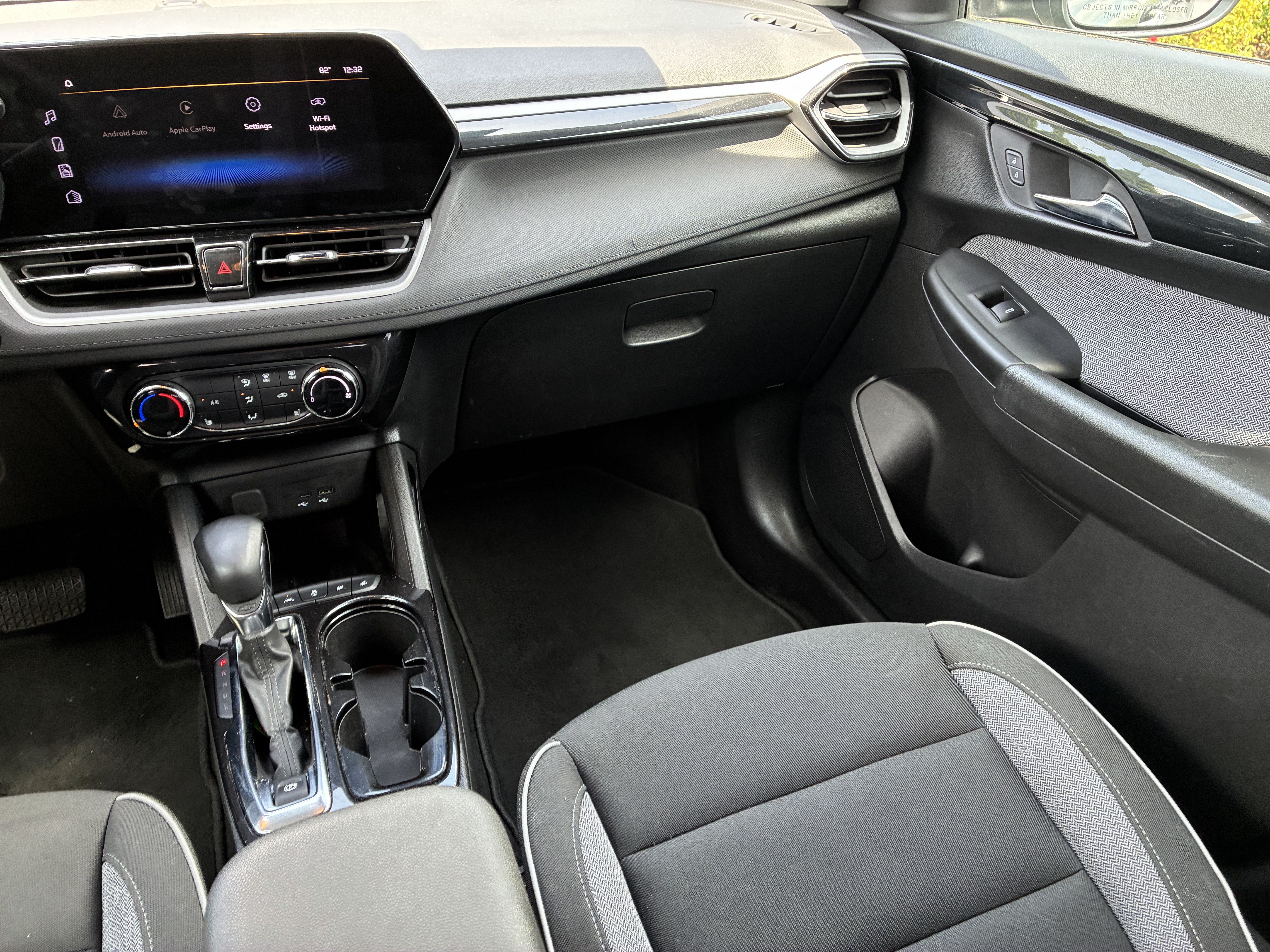 Used 2024 Chevrolet TrailBlazer LT w/ LT Cold Weather Package FWD image 18