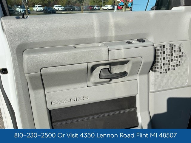Used 2014 Ford E-150 and Econoline 150 Wagon RWD image 16