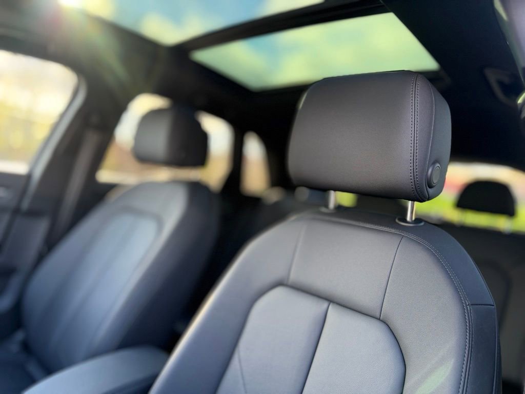 Used 2025 Audi Q3 2.0T Premium w/ Convenience Package image 16