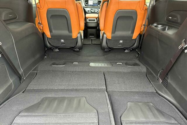 New 2026 Chrysler Pacifica Pinnacle w/ Trailer Tow Group image 14