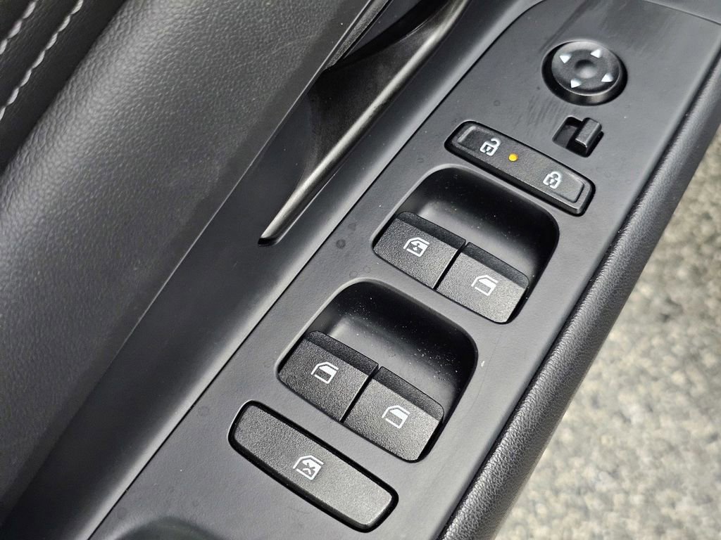 Used 2025 Hyundai Elantra Sport w/ Cargo Package FWD image 24