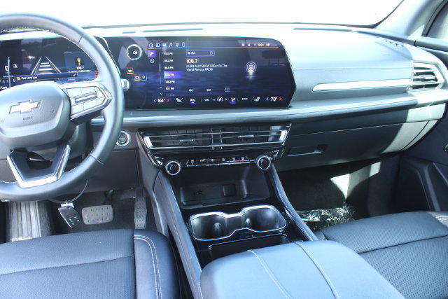 Used 2026 Chevrolet Traverse LT FWD image 13