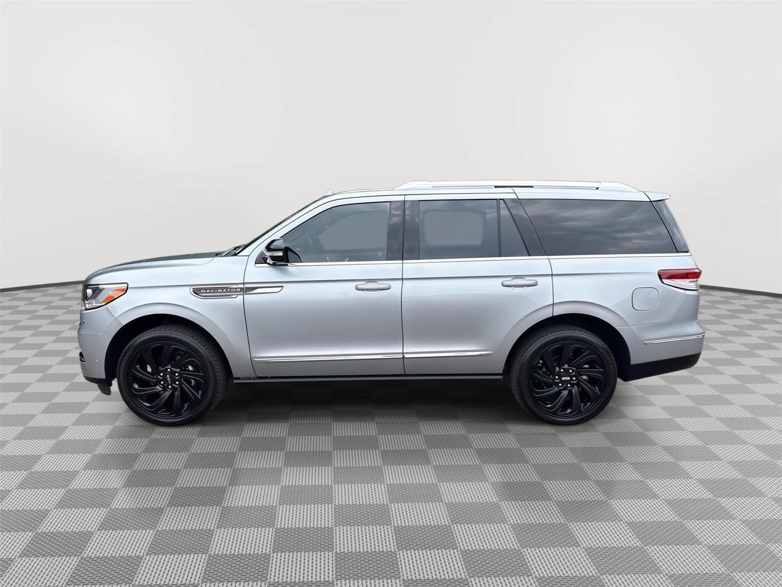 Used 2023 Lincoln Navigator Reserve AWD/4WD image 9
