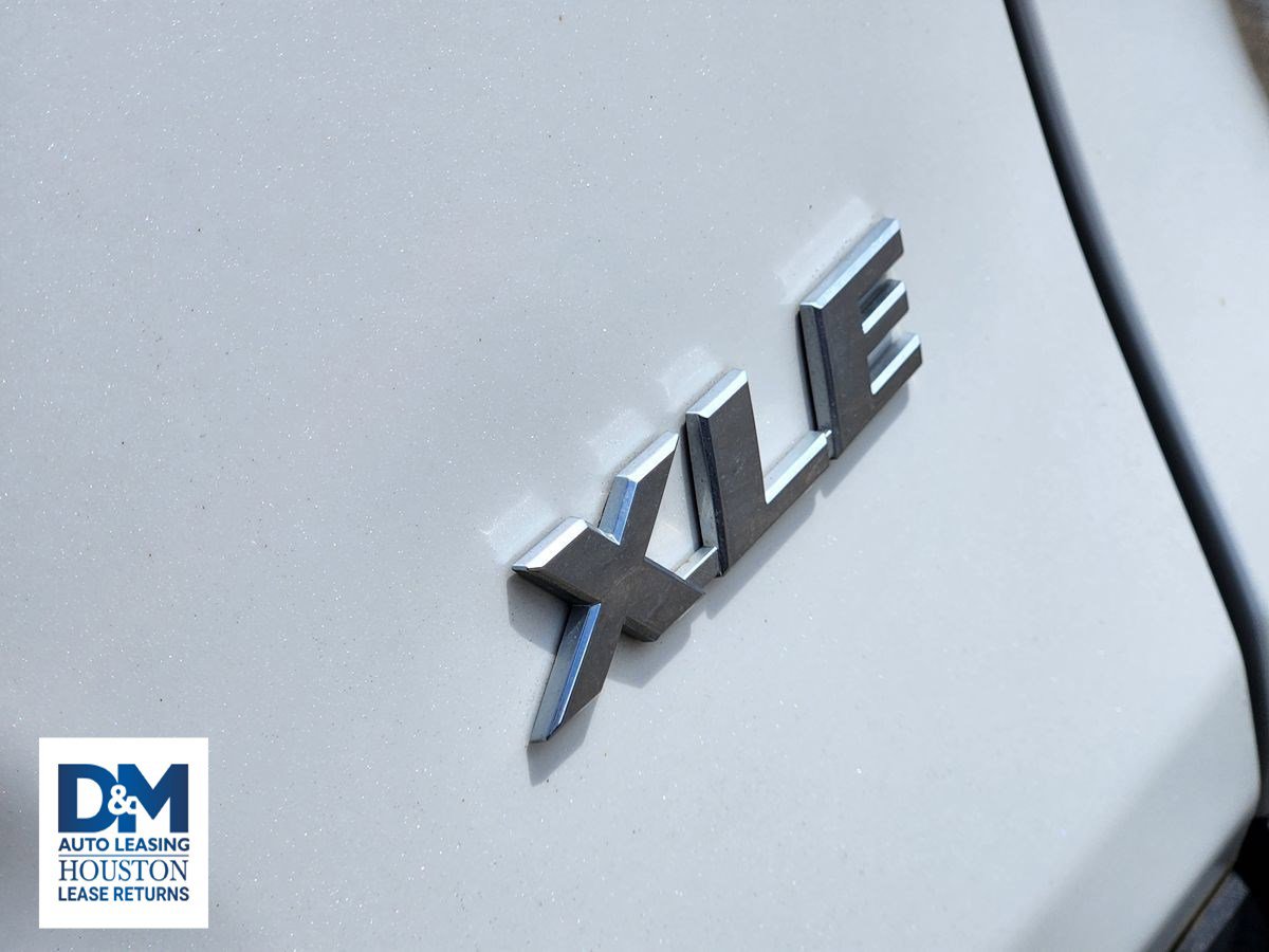 Used 2023 Toyota RAV4 XLE Premium FWD image 17
