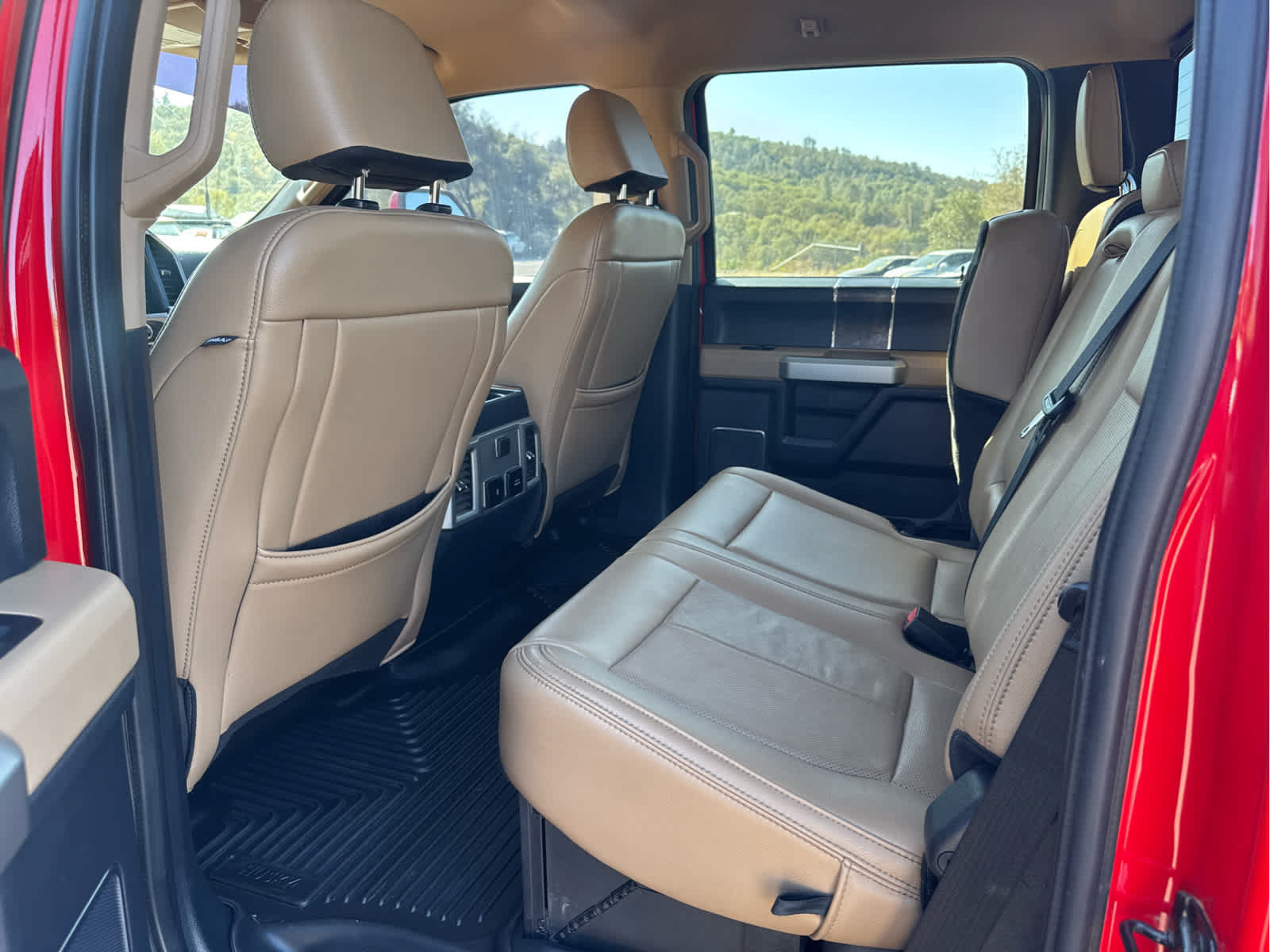 Used 2022 Ford F250 Lariat w/ Lariat Value Package AWD/4WD image 10