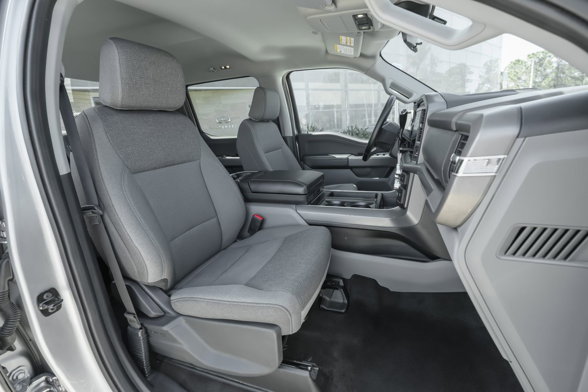 Used 2025 Ford F150 XLT w/ Equipment Group 301A Standard image 40