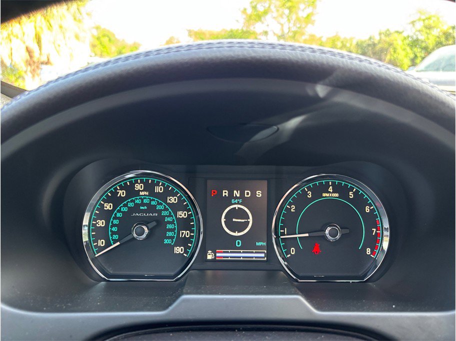 Used 2015 Jaguar XF Sport image 26