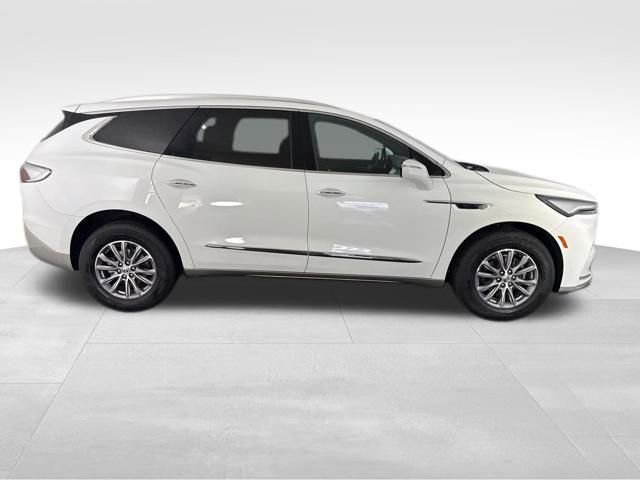 Used 2023 Buick Enclave Essence AWD/4WD image 5