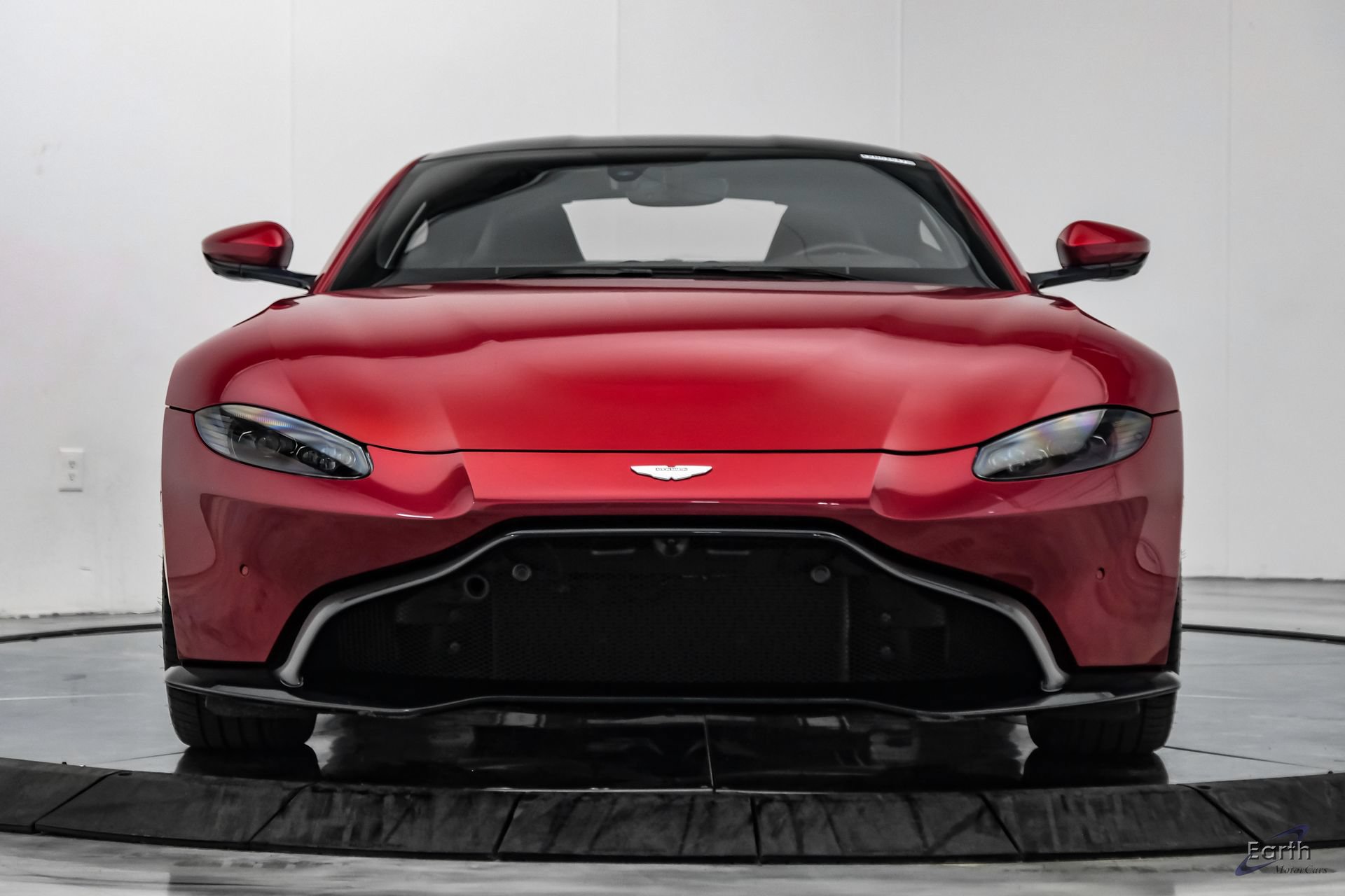 Used 2019 Aston Martin V8 Vantage Coupe RWD image 34