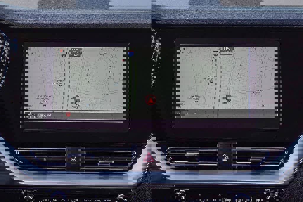 Certified 2022 Kia Niro EX Premium image 13