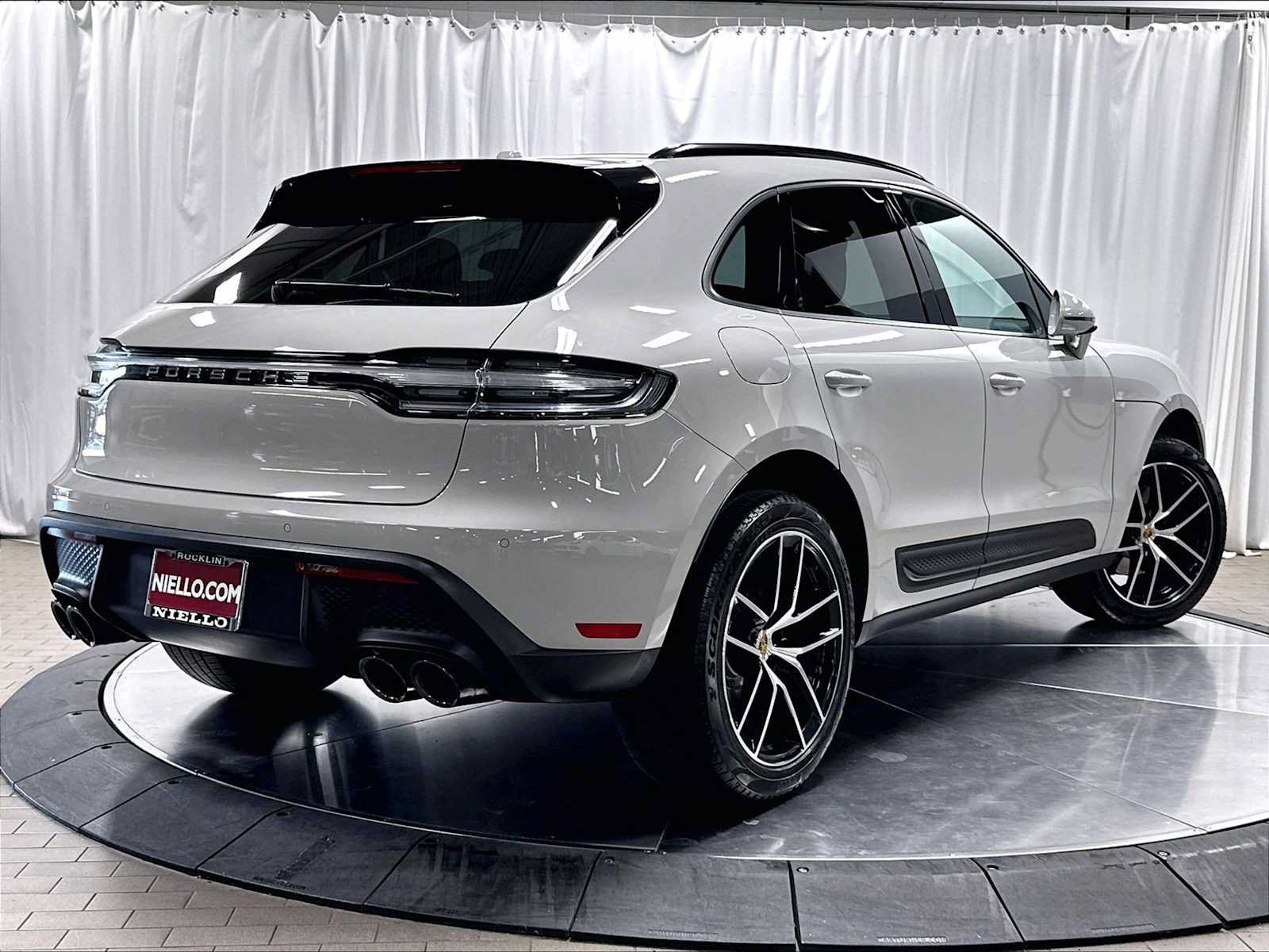 Used 2023 Porsche Macan AWD/4WD image 9