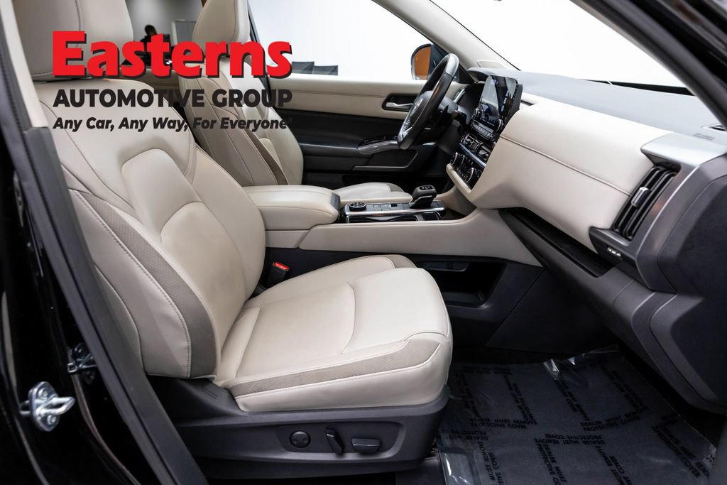 Used 2023 Nissan Pathfinder SL w/ SL Premium Package AWD/4WD image 25