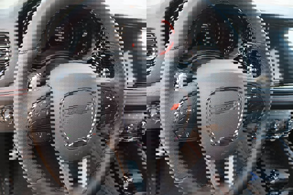 New 2025 Dodge Durango R/T w/ Blacktop Package image 18