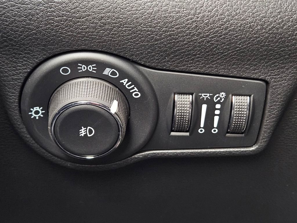 New 2026 Jeep Compass Trailhawk w/ Sun, Sound & Navigation Group image 22