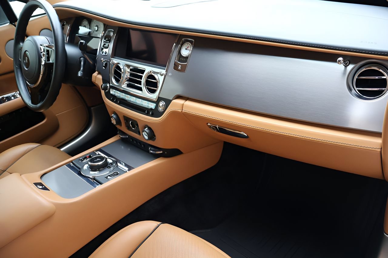 Certified 2019 Rolls-Royce Wraith RWD image 21