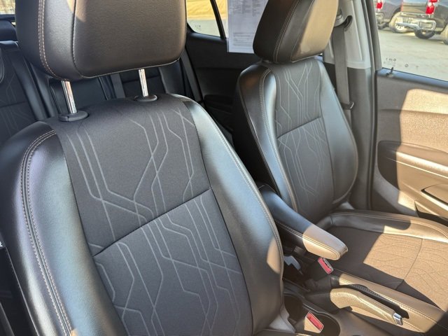 Used 2019 Chevrolet Trax LT w/ LT Convenience Package image 29