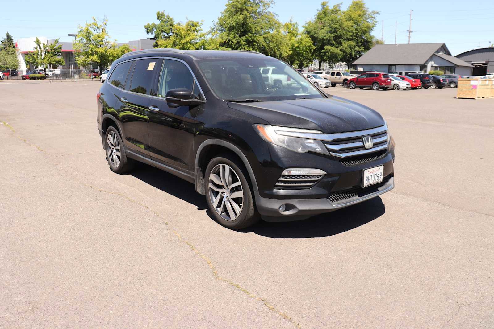 Used 2018 Honda Pilot Touring image 3