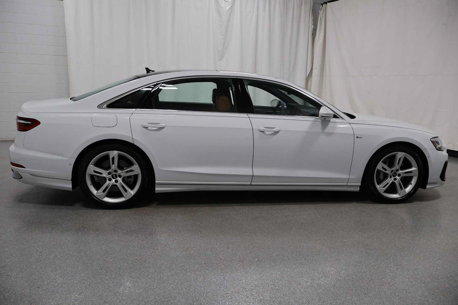 Used 2025 Audi A8 L 3.0T AWD/4WD image 10